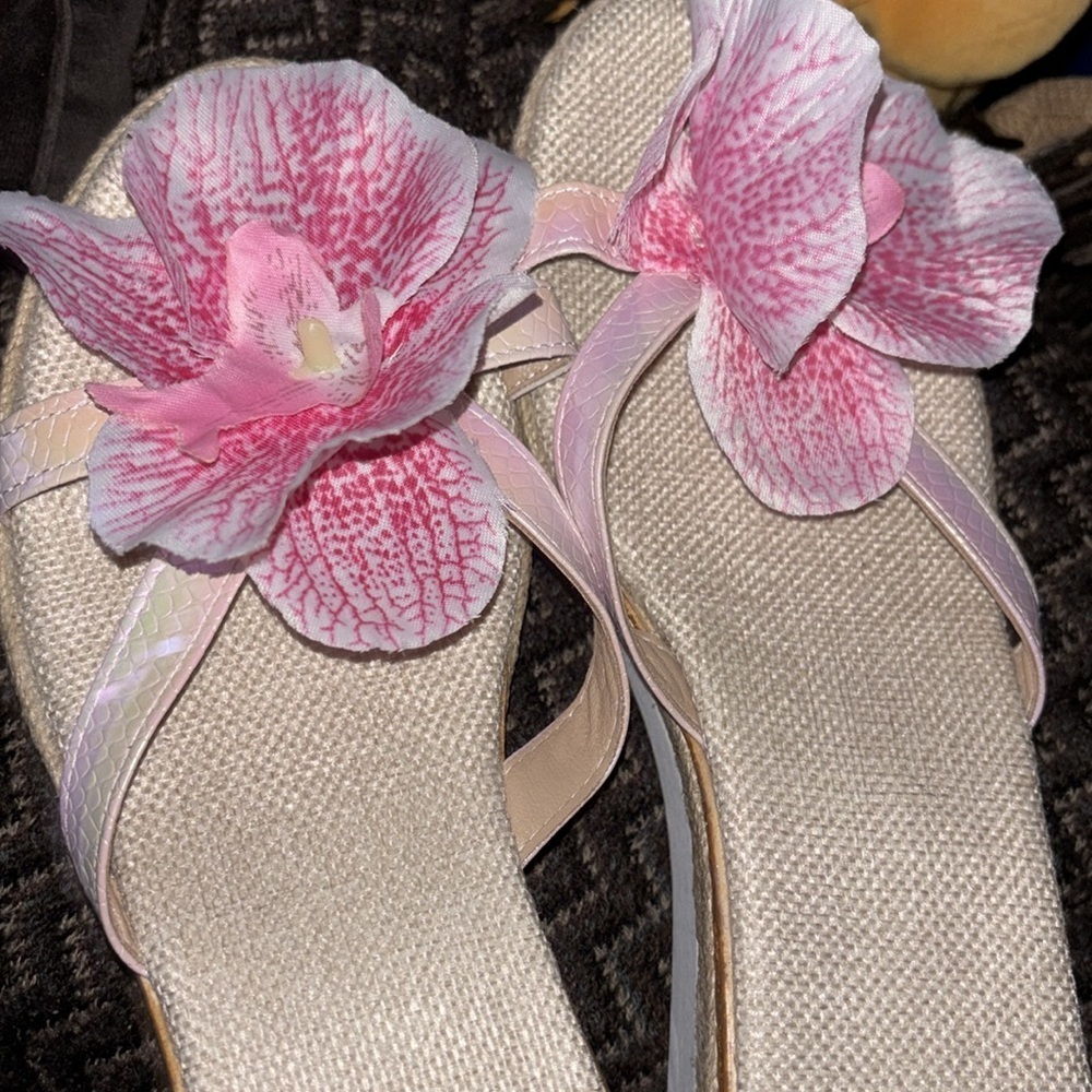 Vintage Pink Floral Women's Sandals